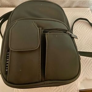 2001 VINTAGE SMALL BACKPACK 🎒